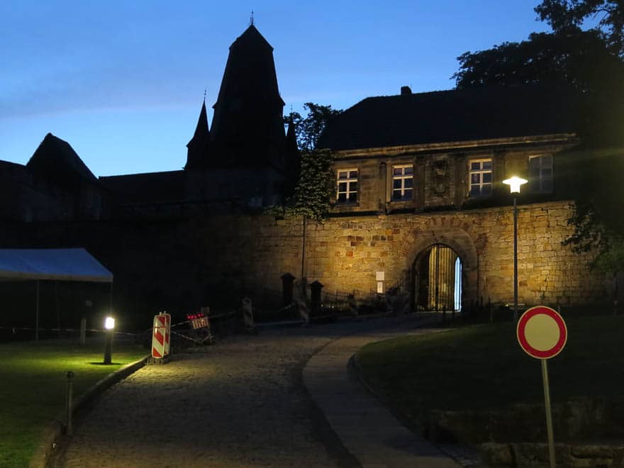 Burg Bentheim Eingang am Abend