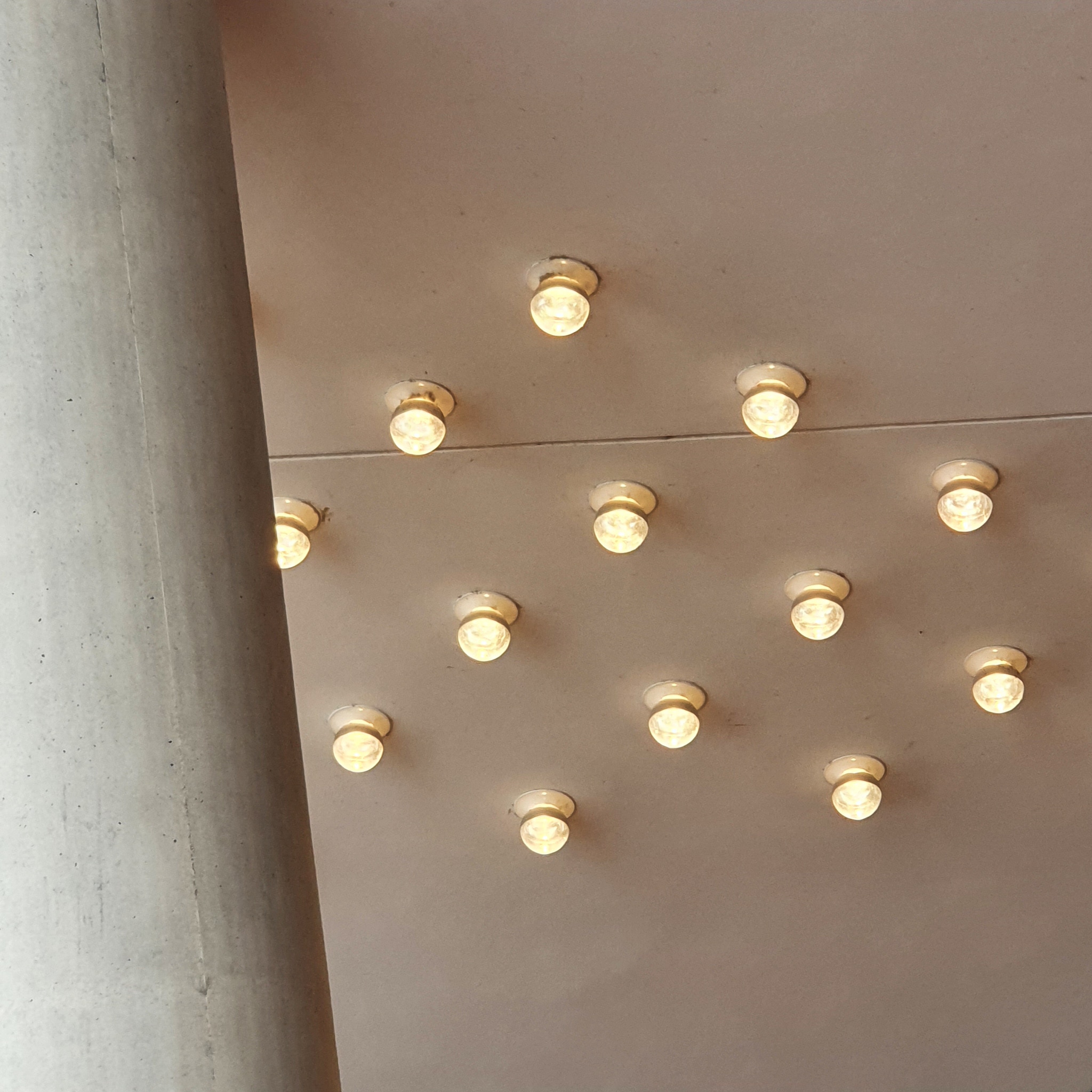 Detail Elbphilharmonie, Lichter an der Decke