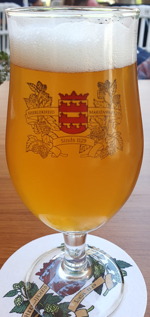 Glas Bier von Gutshof Marienwaerdt.